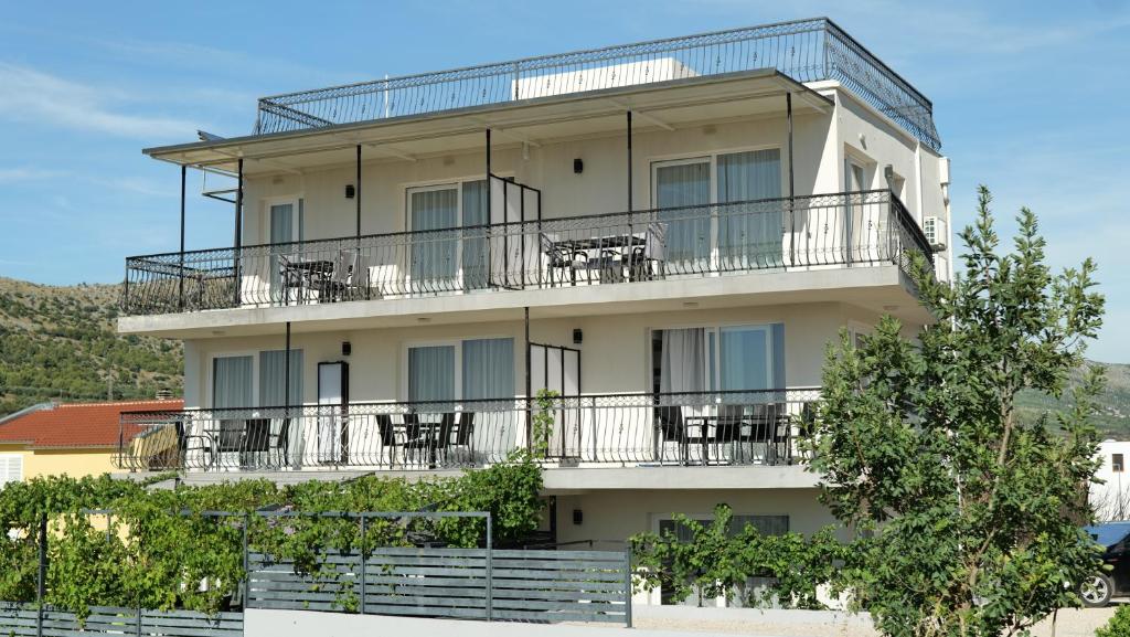 Balkón nebo terasa v ubytování Apartmani Dalmacjia