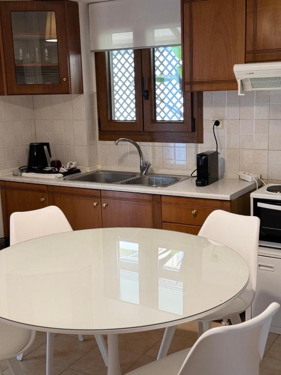 Kuchyň nebo kuchyňský kout v ubytování Amaryllis House