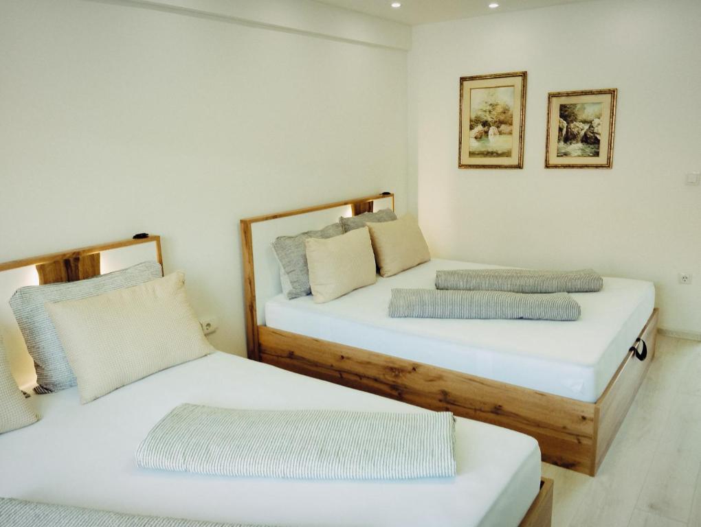 Apartmani Bujrum - Apartment With Terrace