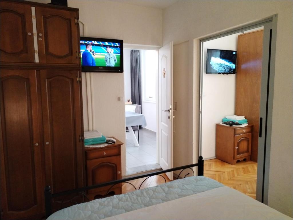 Televízia a/alebo spoločenská miestnosť v ubytovaní Apartment Suzana 2BR Split with balcony