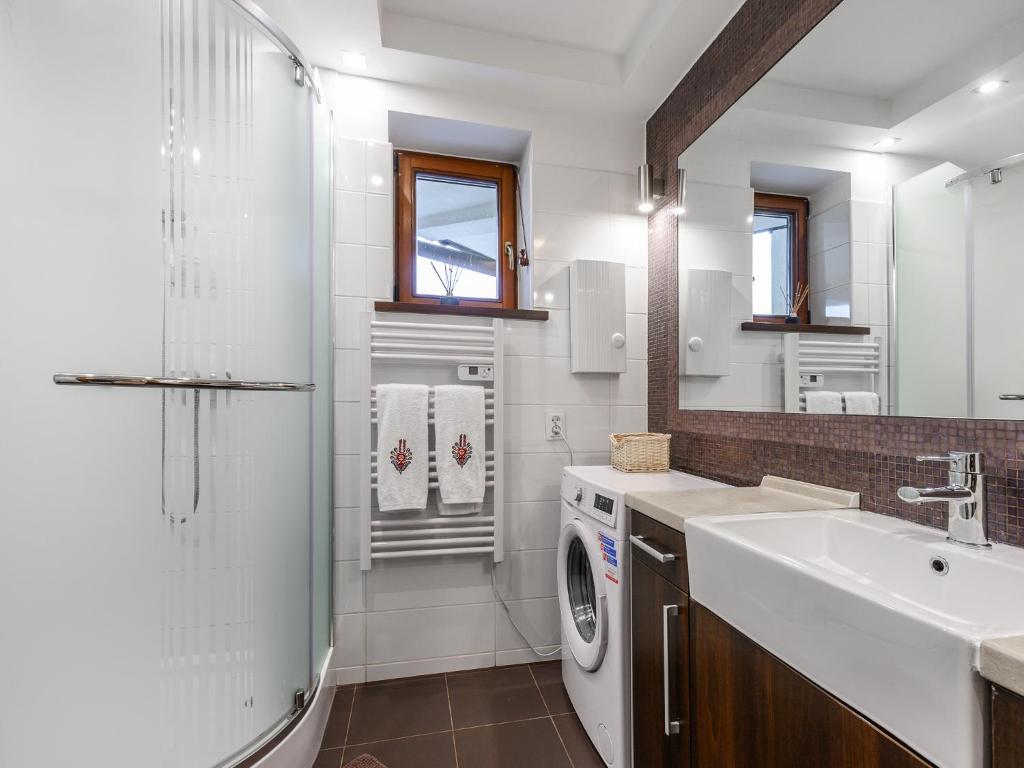 Kúpeľňa v ubytovaní VisitZakopane - Tatrzański Apartment