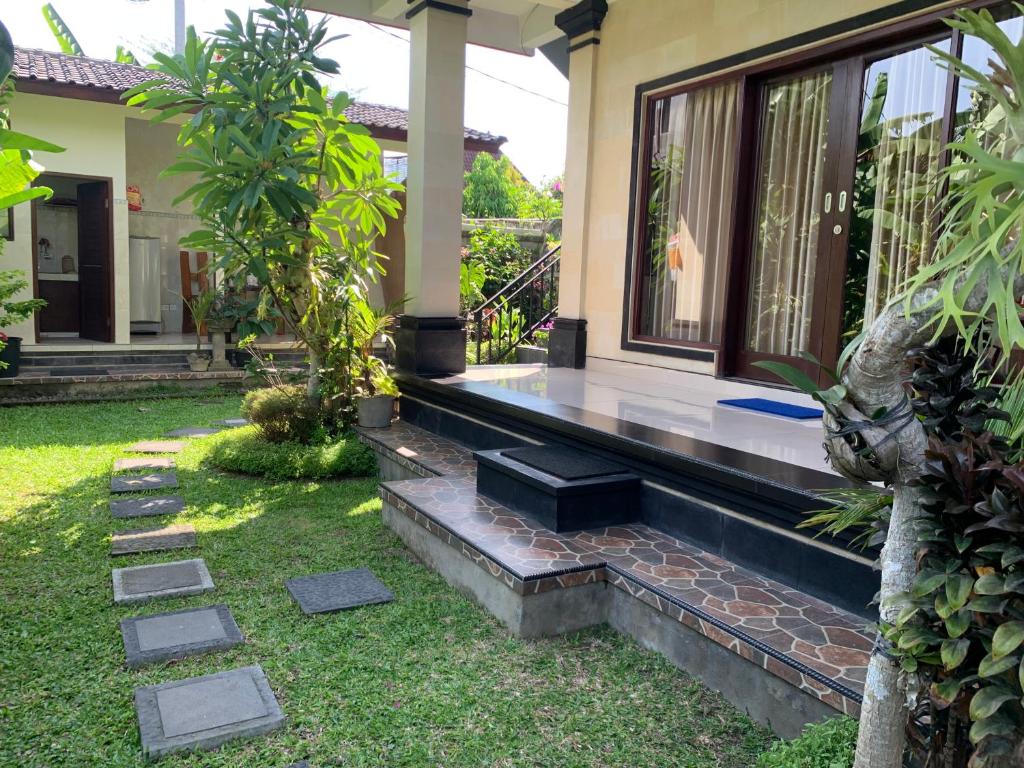 Zahrada ubytování Home Stay Evo