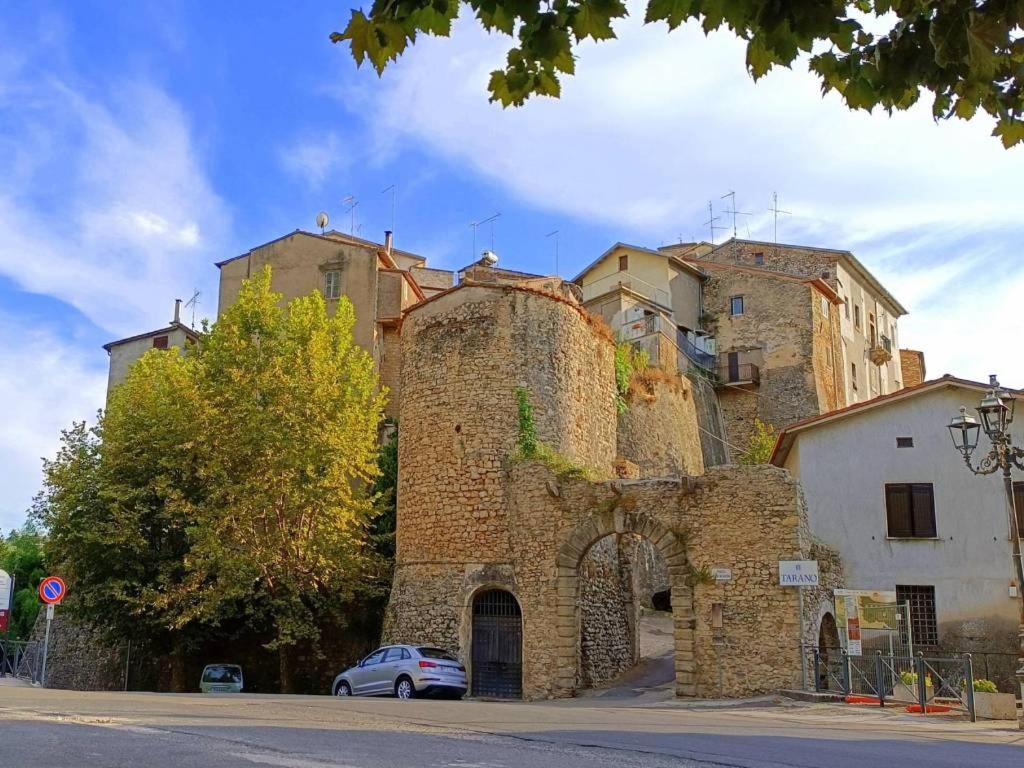 Casa in Antico Borgo Medievale a Tarano RI, via Giacomo Leopardi, 15