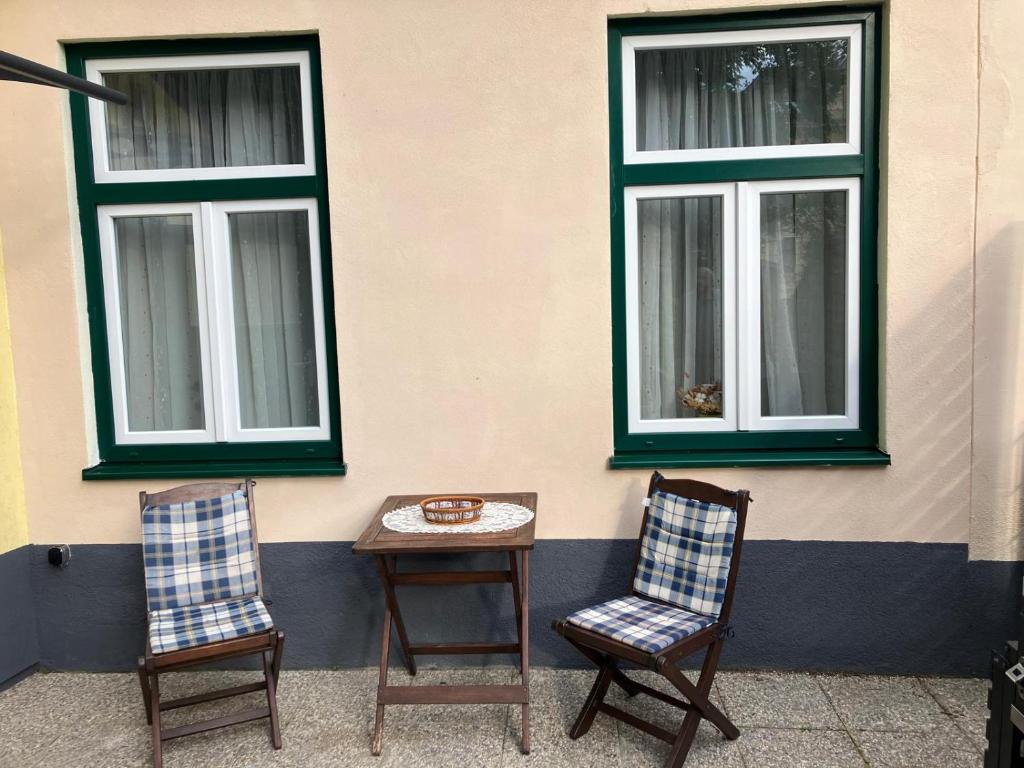 Posezení v ubytování Schöne Wohnung im Helenental