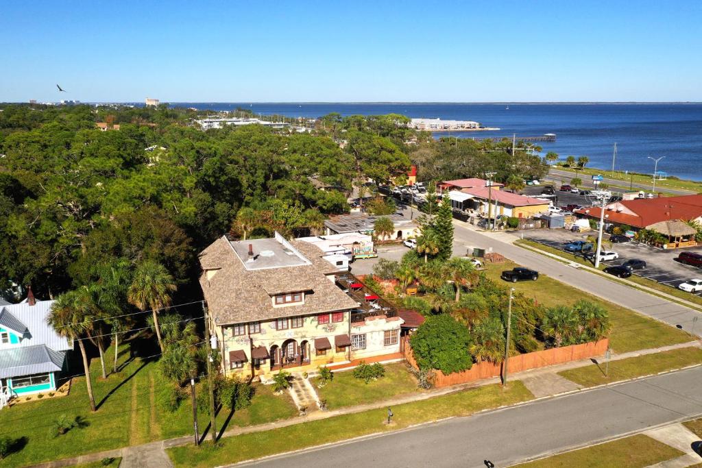 an aerial view of a house and the ocean at Casa Coquina del mar Bed and Breakfast in Titusville