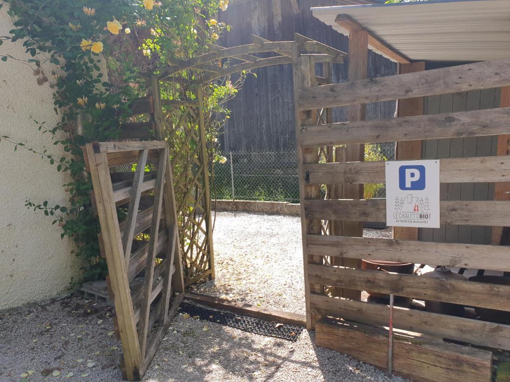 Fotografie z fotogalerie ubytování Le Chalet du BioT v destinaci Le Biot