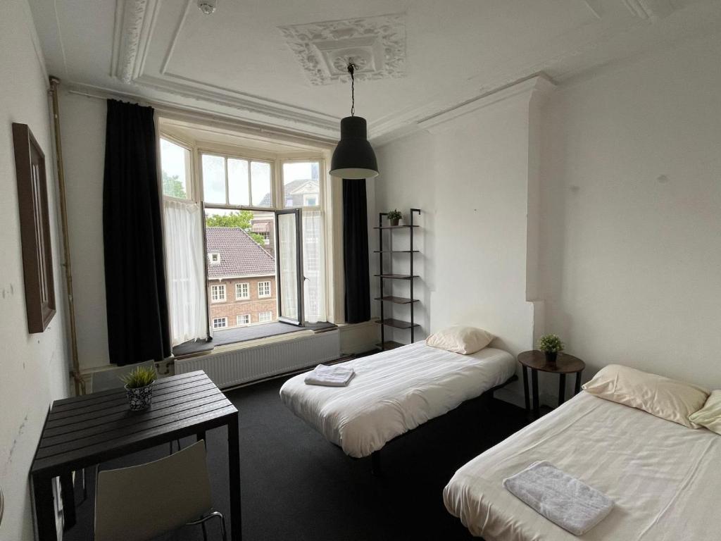 
Triple Room with Private Bathroom
