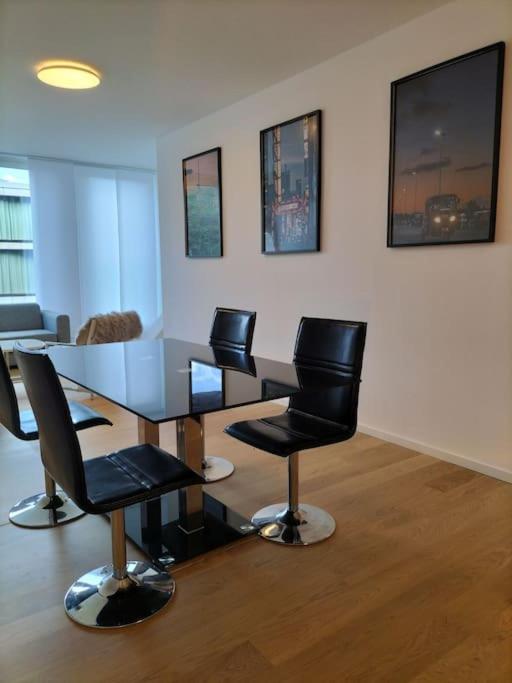 Fotografie z fotogalerie ubytování Stilvolle Entspannung an Traumlage mit Aussicht v destinaci Baden