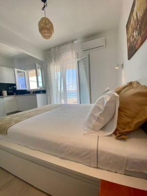 Postel nebo postele na pokoji v ubytování Sea view apartment2