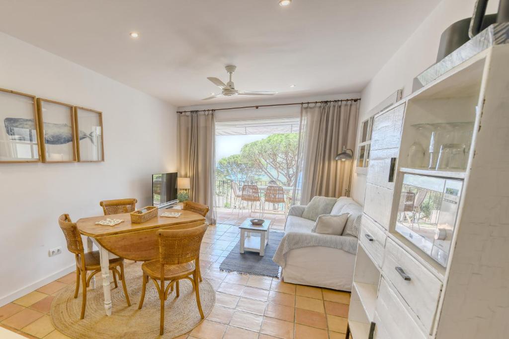 Kuchyň nebo kuchyňský kout v ubytování Refurbished Apartment Seaview, Santa Agata