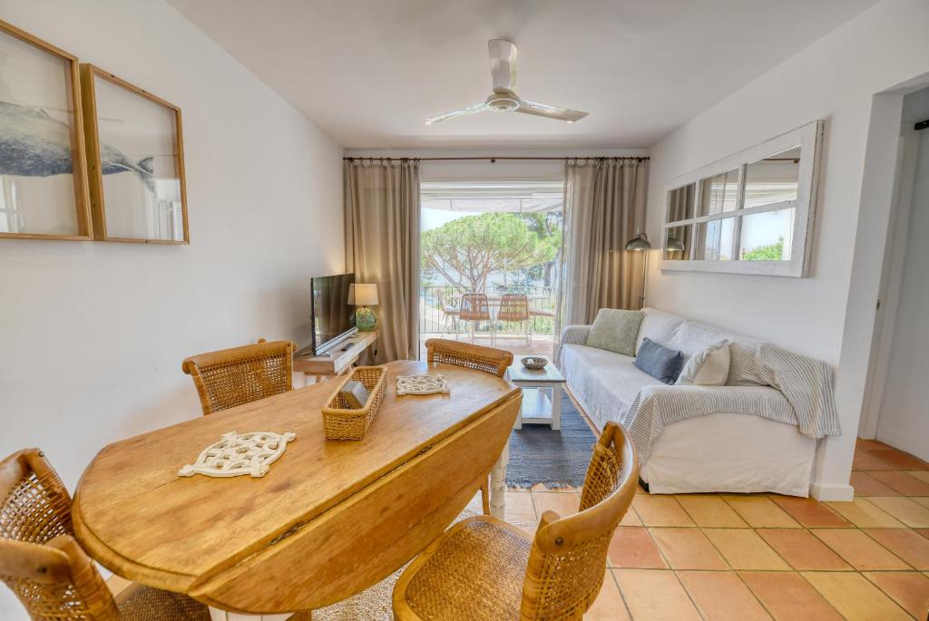 Posezení v ubytování Refurbished Apartment Seaview, Santa Agata