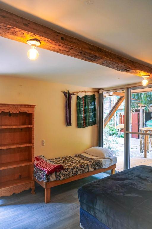 ATI Hostel & Beach Club - Deluxe Queen Room
