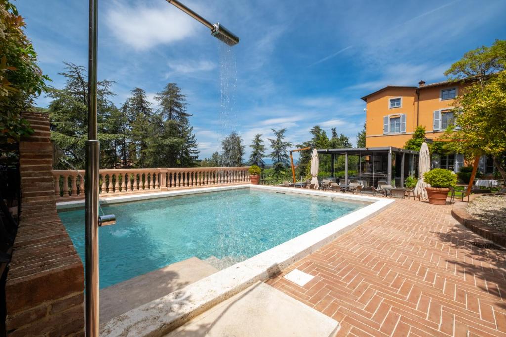 Bazén v ubytování Hotel Vannucci nebo v jeho okolí