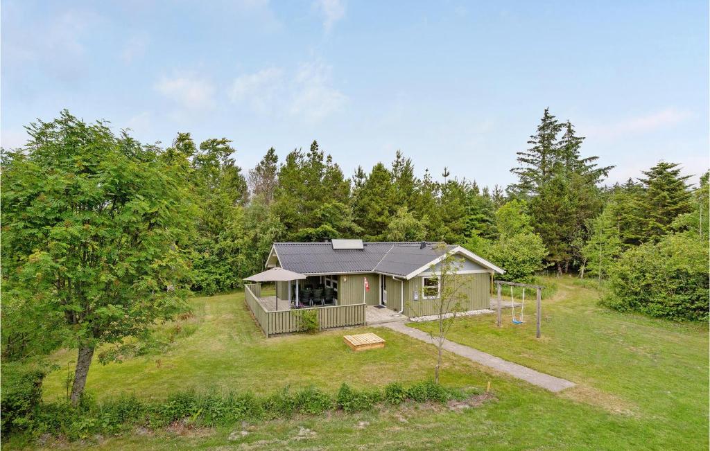 Pandrupにある3 Bedroom Gorgeous Home In Pandrupの庭中小屋