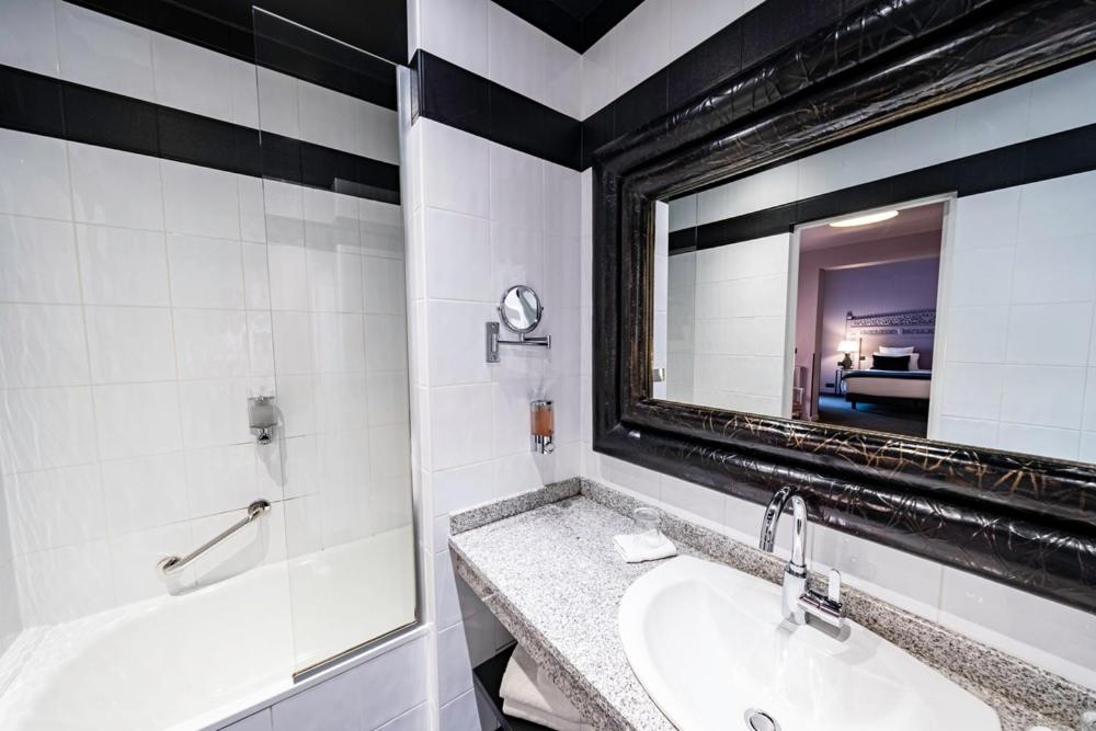 Hotel Villa Nicolo - Tour Eiffel - Resim 11