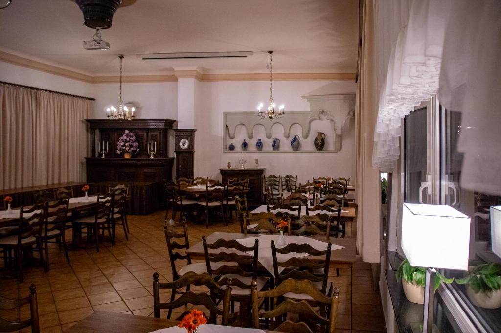 Restaurace v ubytování Hotel zum Anker