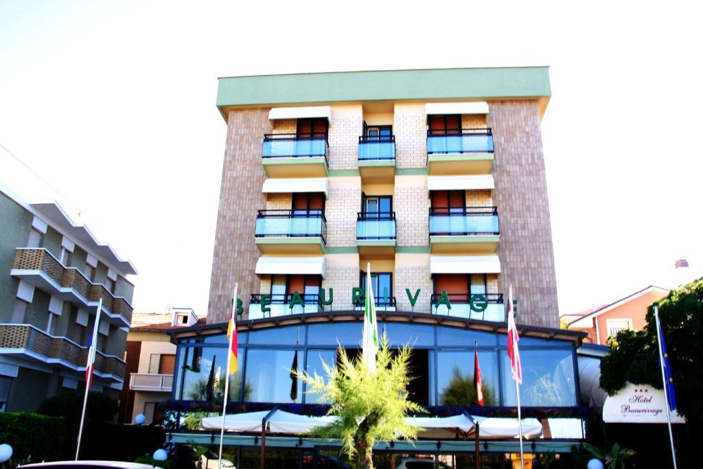 Budova, kde se hotel nachází