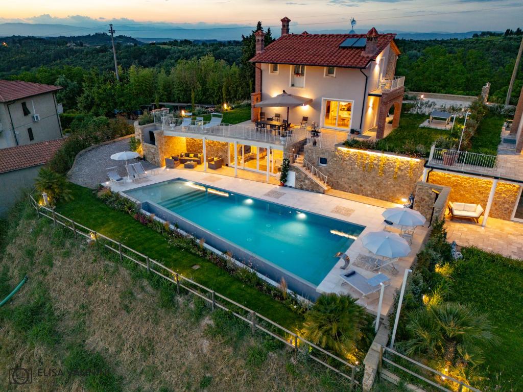 Πισίνα στο ή κοντά στο Villa La Gemma