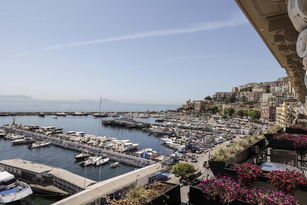 Demetra Luxury Suites - 16