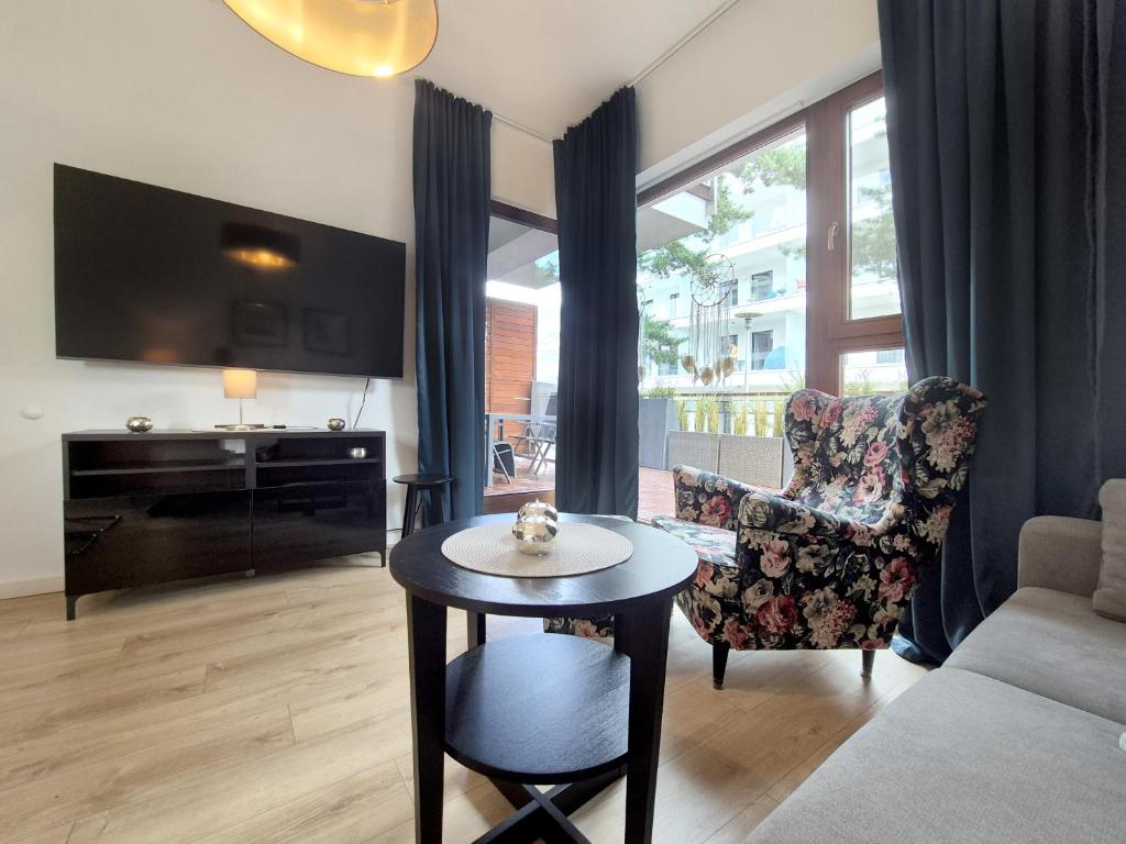 Baltic Park Plaza by Baltic Home - Superior One-Bedroom Apartment