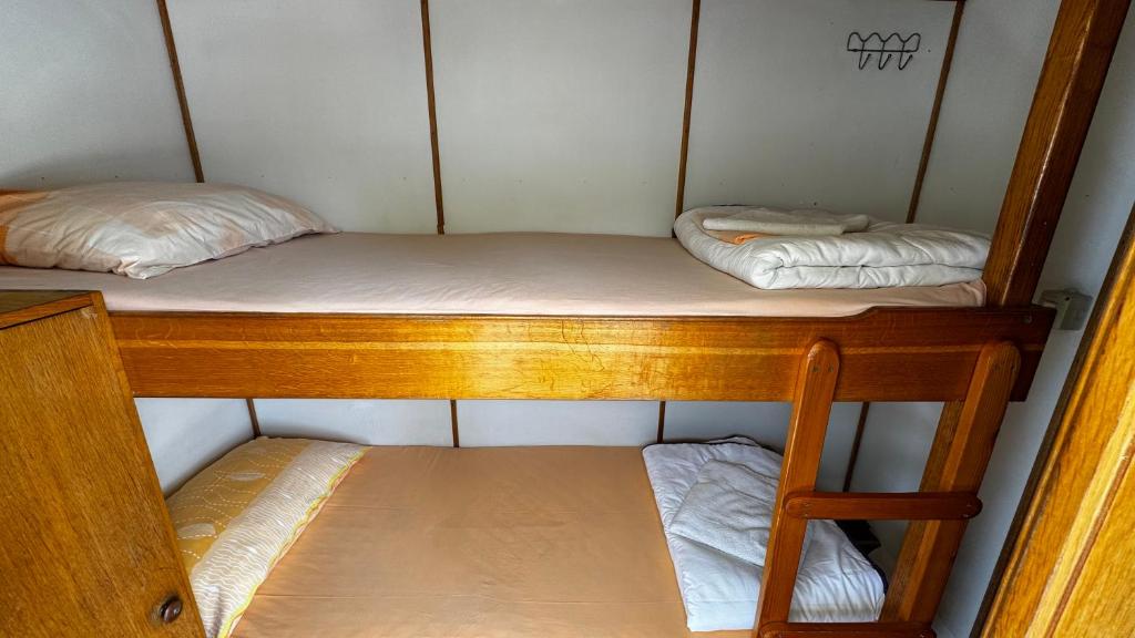Posteľ alebo postele v izbe v ubytovaní Rhythm Floating Hostel - Zadar