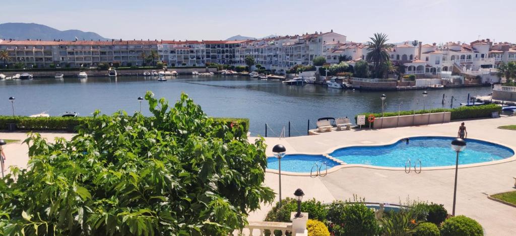 Magnifique vue piscine et canaux - WIFI FIBRE haut débit