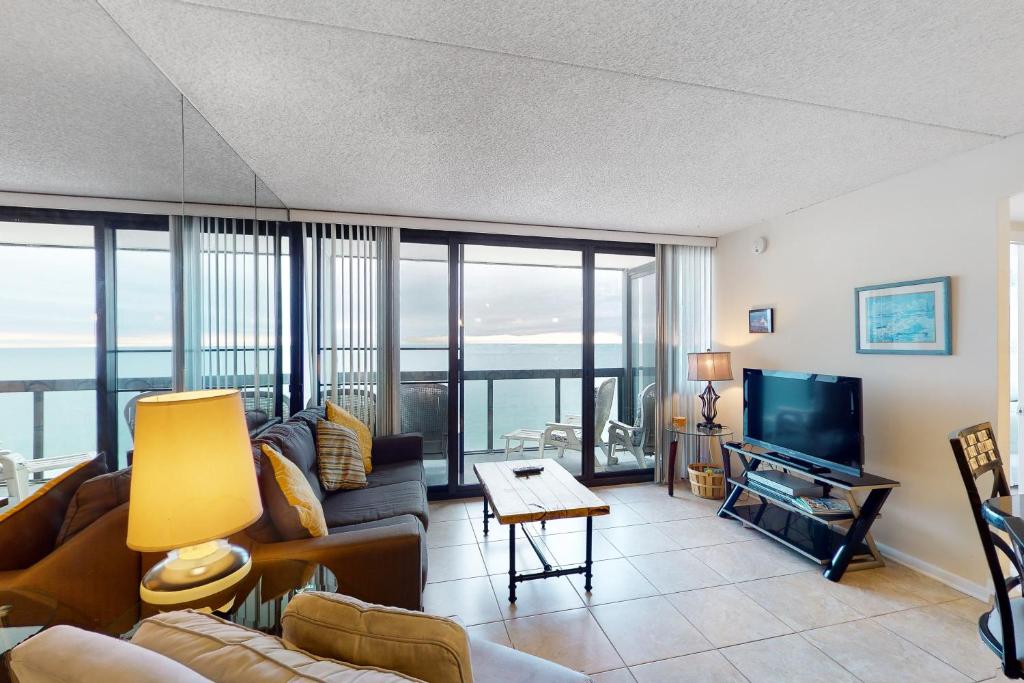 Golden Sands - Suite Con Balcón