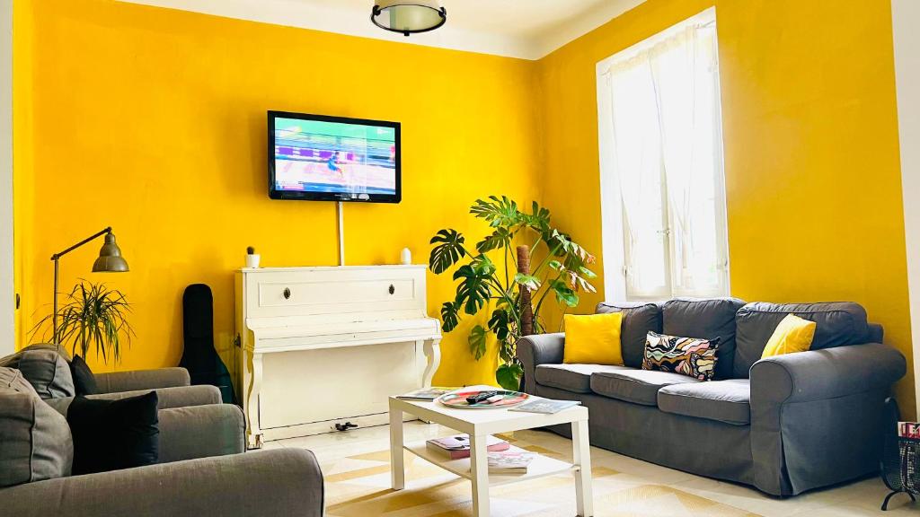 TV a/nebo společenská místnost v ubytování ZAPPI CYCLING HOTEL