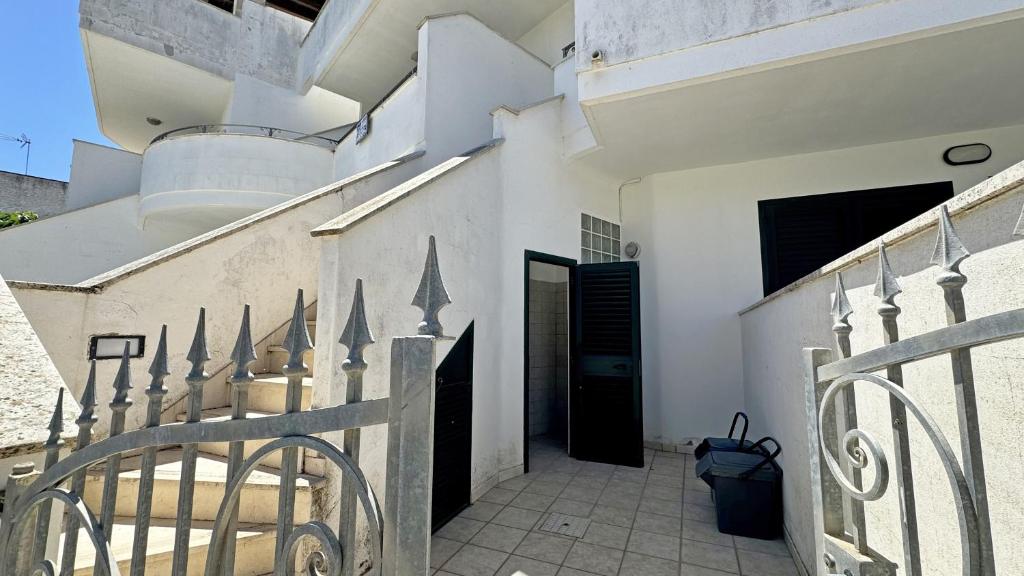 A balcony or terrace at Appartamento LUNGOLAGO by Salento Affitti