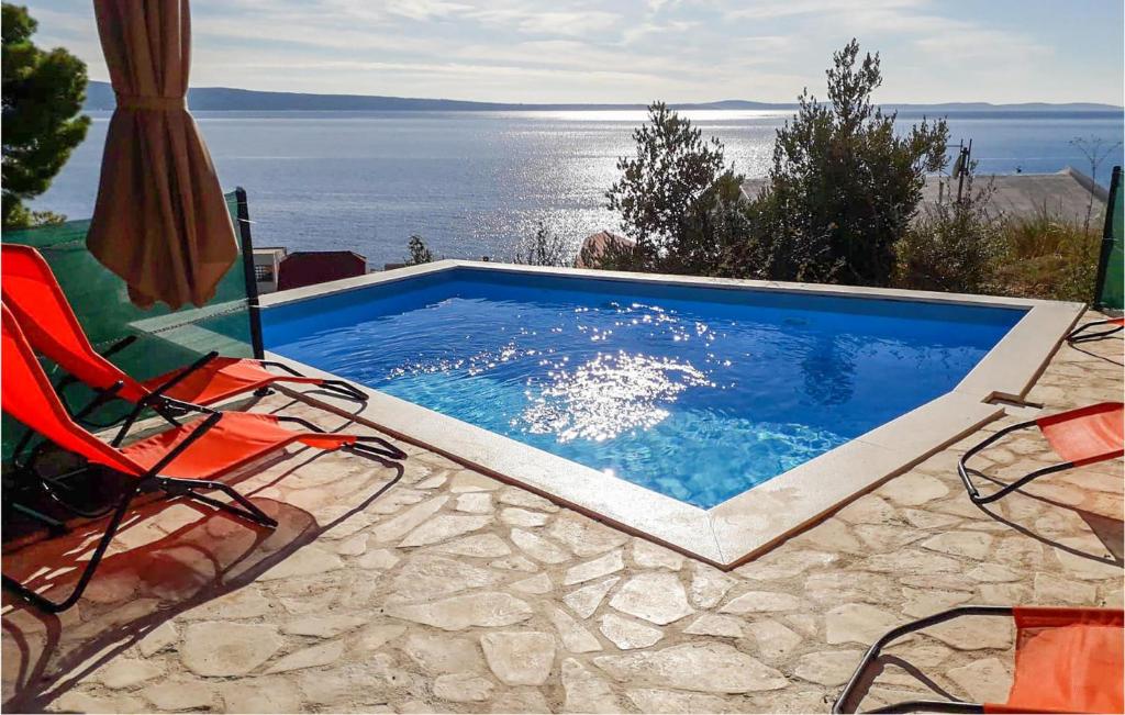 Bazén v ubytování One-Bedroom Apartment In Jesenice nebo v jeho okolí