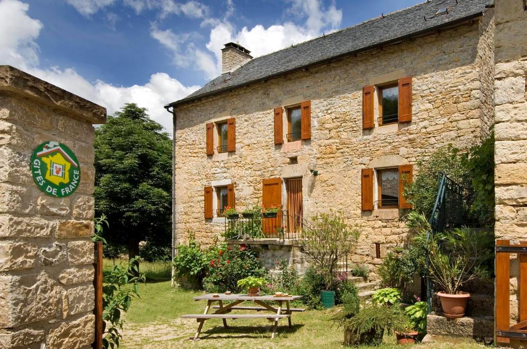 Κήπος έξω από το Gîte Gîtes de France 3 épis 6/7 pers aux Salelles