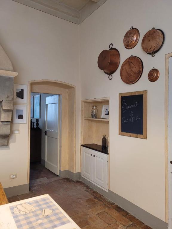 Kuchyň nebo kuchyňský kout v ubytování Casa Fresia centro storico Poppi