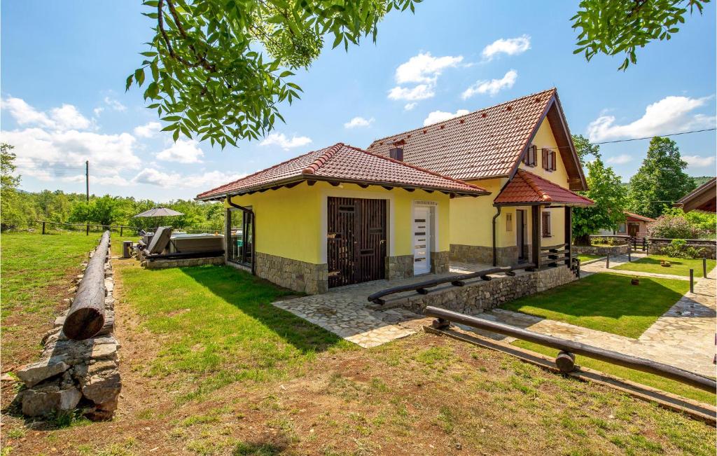 Budova, v ktorej sa dovolenkový dom nachádza