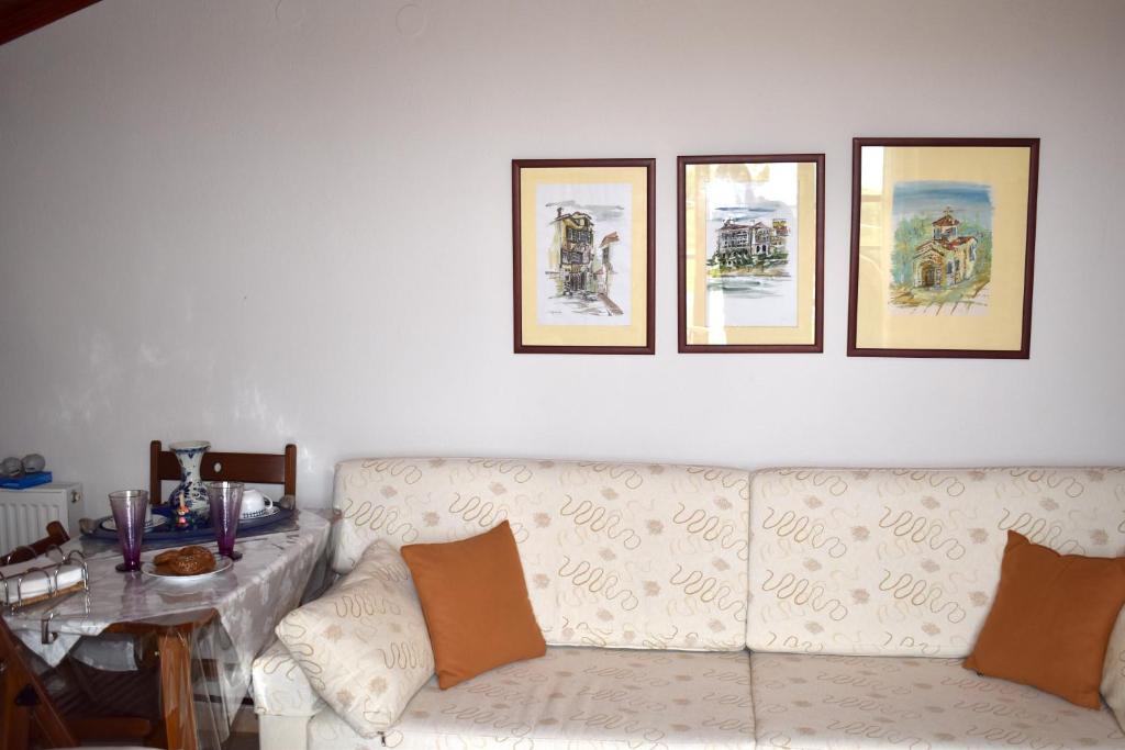 Posezení v ubytování Kallikratia Holiday Flat 1