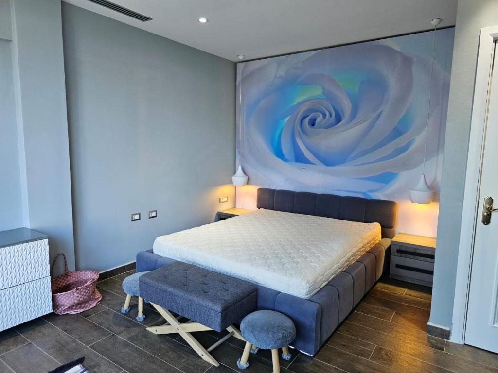 Postel nebo postele na pokoji v ubytování Gjiri Lalezit Swimming Pool Beach Villa
