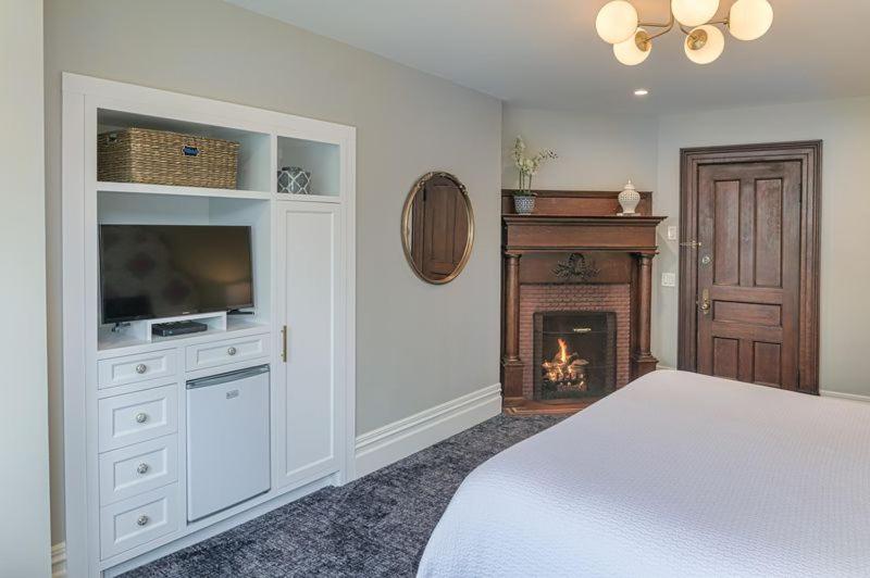 The West Lane Inn - Deluxe King Room
