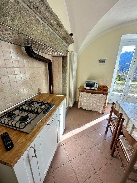 Kuchyň nebo kuchyňský kout v ubytování Casa Iolanda