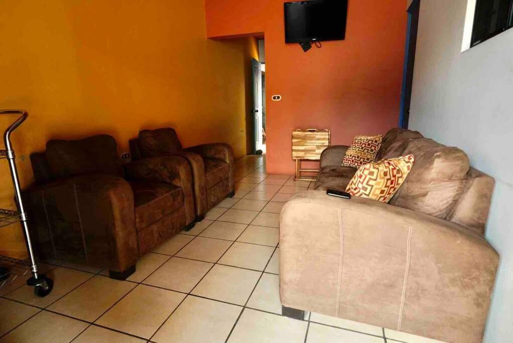 Billede fra billedgalleriet på Spacious Amazing Vacation House beautiful Backyard i Concepción de Ataco