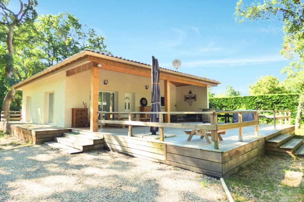 Gallery image of *Villa Ivoire* Grand jardin-calme-terrain pétanque in Messanges
