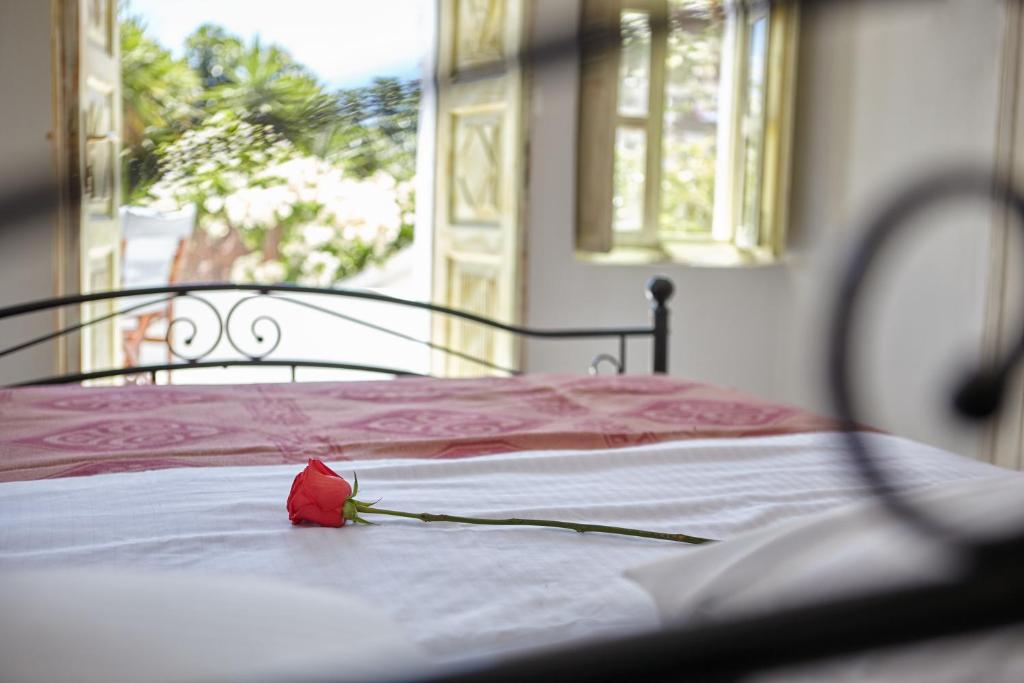 Postel nebo postele na pokoji v ubytování Constantis Mansion