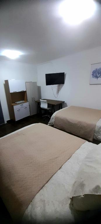 Hostal Tabancura - Classic Triple Room