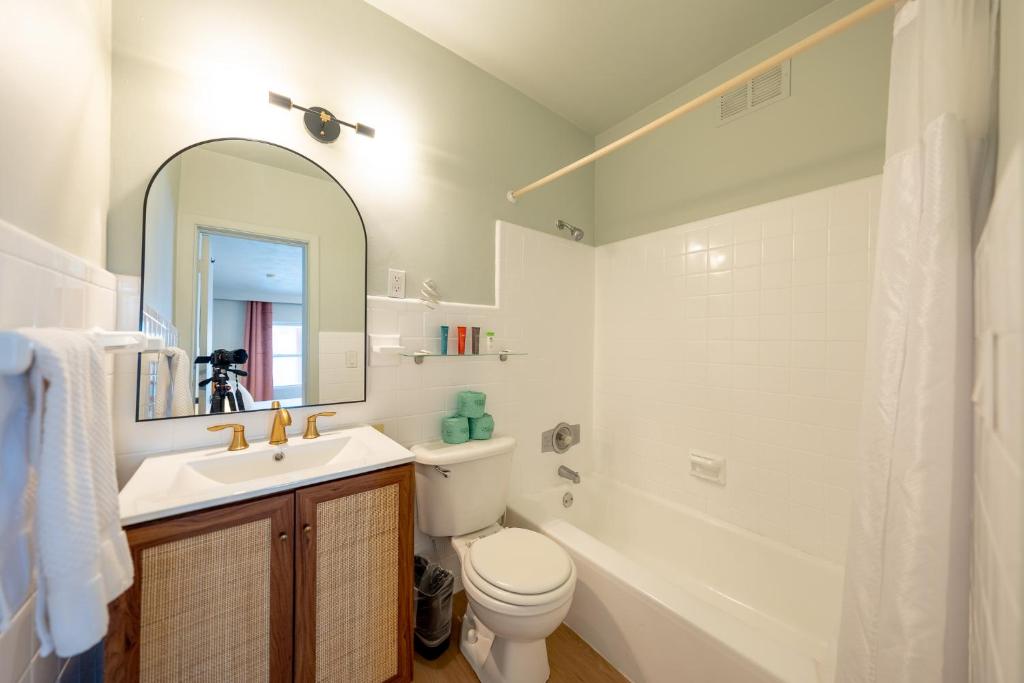 Tropical Breeze Vacation Rentals - Estudio Doble Deluxe