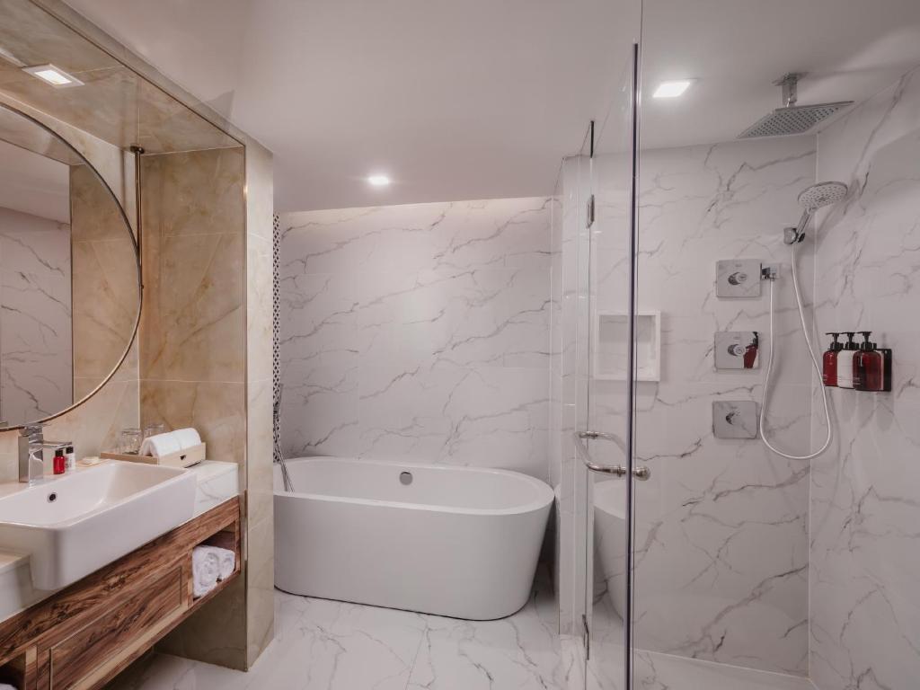 Aira Hotel Bangkok Sukhumvit 11 - Aira Suite With Club Lounge Access