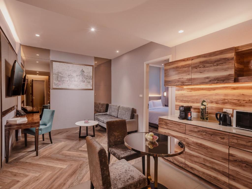 
Executive Studio with Club Lounge Access
