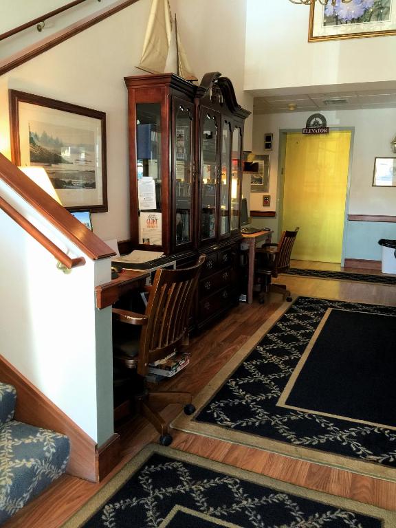 Camden Riverhouse Hotel and Inn photo