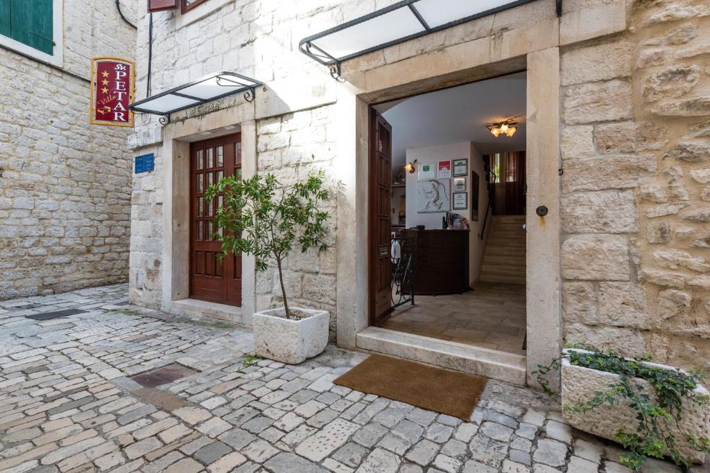 Exteriér alebo vchod do ubytovania Villa Sv. Petar