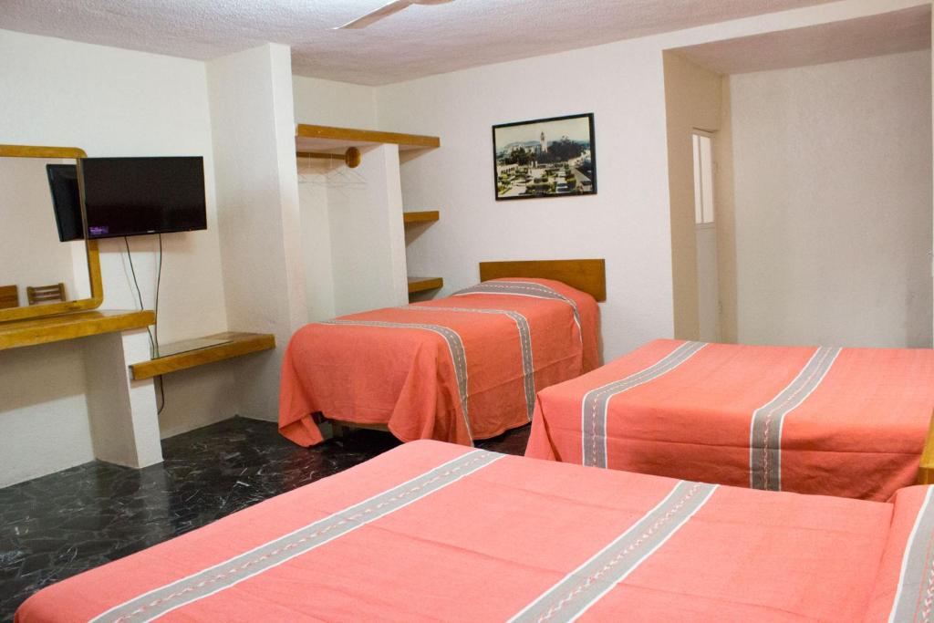Hotel Avenida Ixmiquilpan - Triple Room