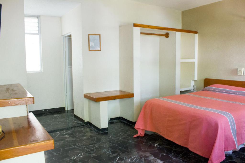 Hotel Avenida Ixmiquilpan - Basic Double Room