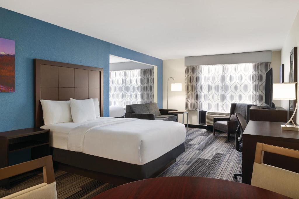 La Quinta Inn & Suites by Wyndham Springfield Airport Rte 66 - Habitación Familiar Deluxe - No Fumadores