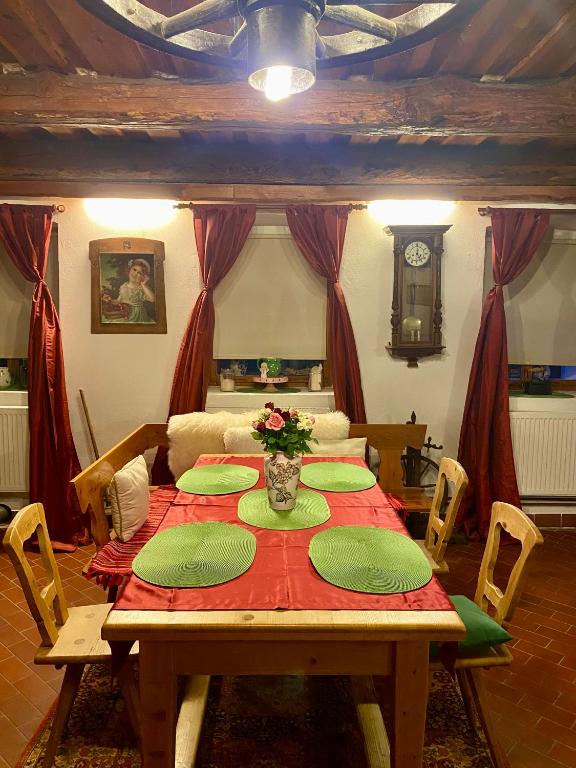 Fotografie z fotogalerie ubytování Stylově romantická venkovská chalupa Mlýnské Struhadlo v destinaci Mlýnské Struhadlo
